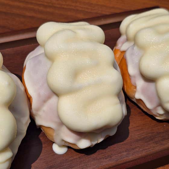 왁뿌(망고 요거트크림)소금빵 메뉴 사진(네이버)
