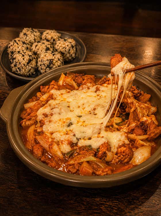 치즈닭갈비&참치마요주먹밥 메뉴 사진(네이버)