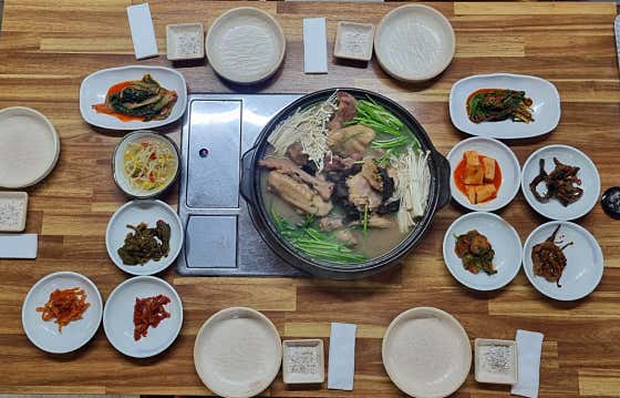 황칠능이백숙 메뉴 사진(네이버)