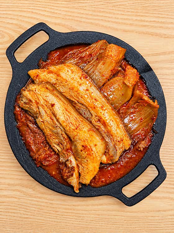 통삼겹묵은김치찜 메뉴 사진(네이버)