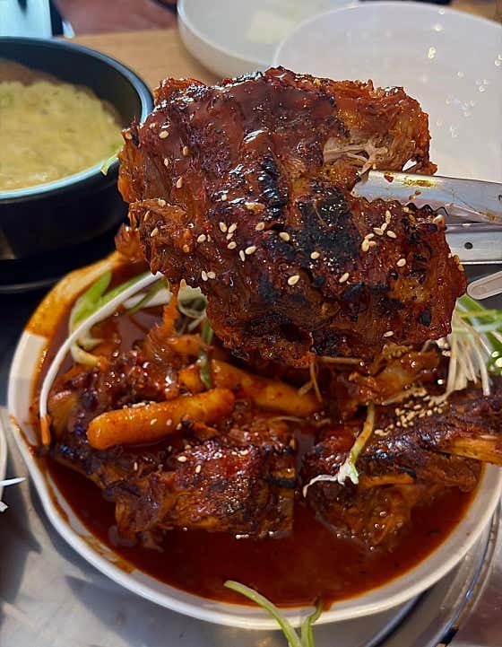 직화 뼈구이 단품 大 (4인) 메뉴 사진(네이버)
