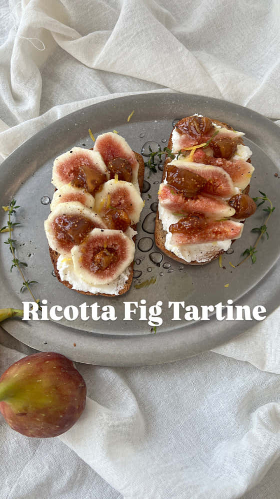 Yogurt topped with figs at Mapingpa
