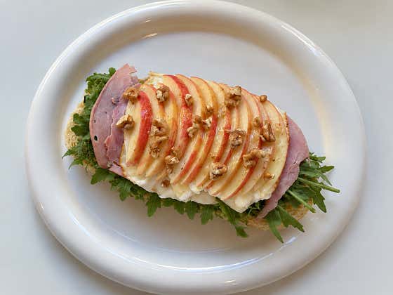 🥪수제치아바타 루꼴라 사과 샌드위치 메뉴 사진(네이버)