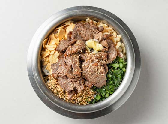 부채살 스테이크 솥밥 메뉴 사진(네이버)