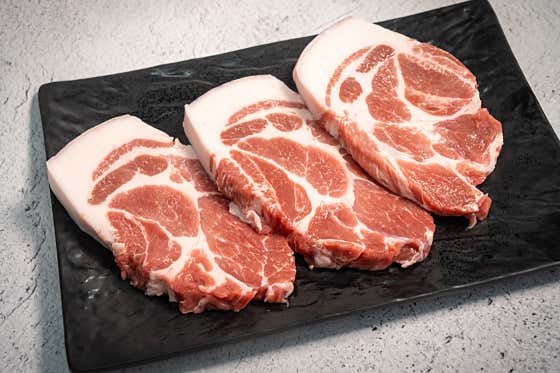 제주 숙성 흑돼지 목살(180g) 메뉴 사진(네이버)