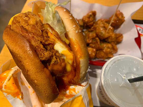 맘스터치 광주화정점