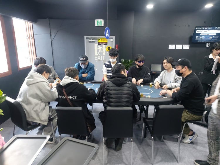 오즈 홀덤펍 매장 사진