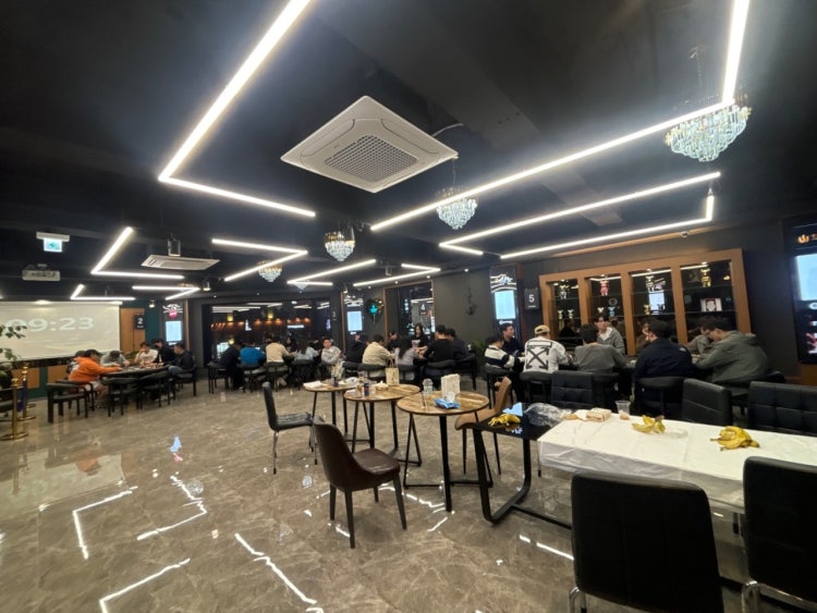 KMGM 부산서면점 홀덤펍 매장 사진