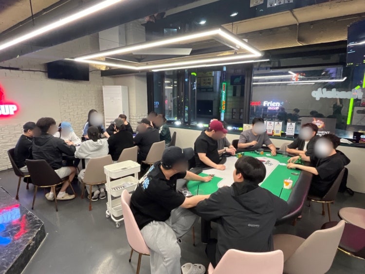 헤즈업역곡점 홀덤펍 매장 사진