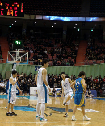 [씨스타 시구] 프로농구 서울삼성썬더스와 전주KCC 경기에 씨스타가 떳다!