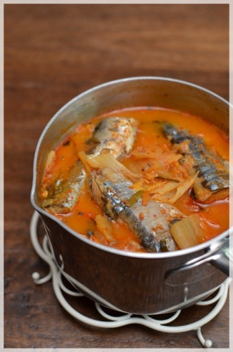 자취생의 만찬!  진짜 쉬운 꽁치김치찌개~  카라신 14cm 밀크팬 / 밀크팟