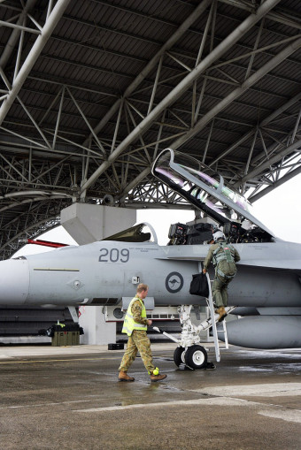 호주공군 최신예 F/A-18F 전투기, 첫 해외 원정 Bersama Shield 2011 참가