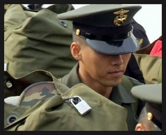 해병대 입대한 배우 현빈이 마침내 100일 휴가를 명 받았습니다.