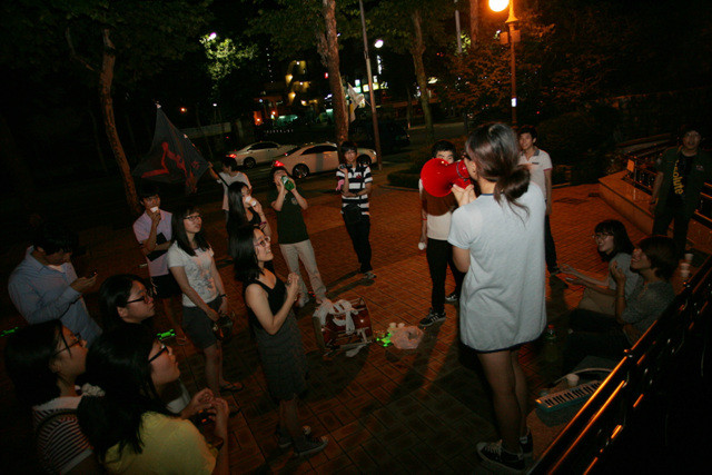 대치동 차도 땅꺼짐으로 인한 교통통제 진행 중, 대응 속도로 인명피해 없어