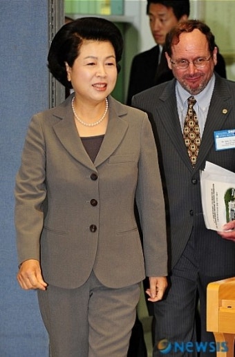 김윤옥 영부인 [김윤옥]여사