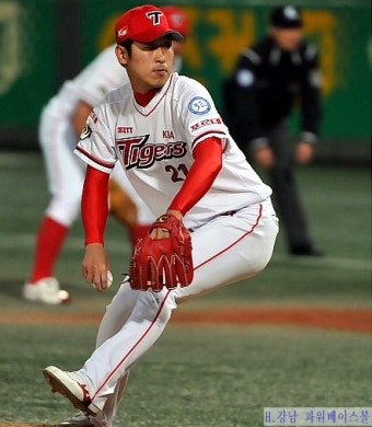윤석민,20년만의 대기록 달성으로 MVP된 윤석민...