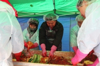 자원봉사센터 “사랑의 김장김치 담그기 자원봉사”