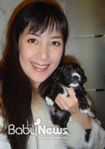 [베이비뉴스]이병헌 동생 이은희 결혼…예비신랑은 누구? / 1살 연상의 회사원으로 5년 열애 끝에 결혼