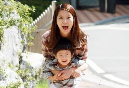이수근 부부, 뇌성마비를 앓는 아들 근황 공개로 공감과 지지 모으며 뇌성마비 인식 확대에 노력