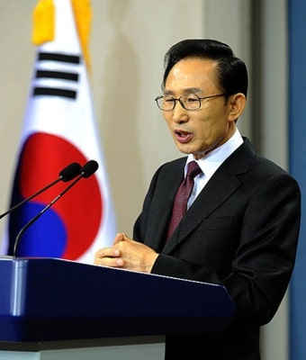 빵 터지는 깔대기 & 이명박 대통령의 취임 4주년 기자회견