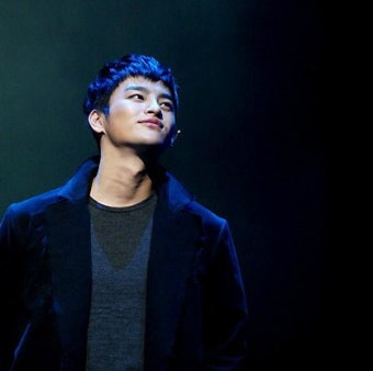 뮤지컬 광화문연가에서 열연한 서인국도 엔제이 젬마까페 인물화 상패 스케치화를 선택했다