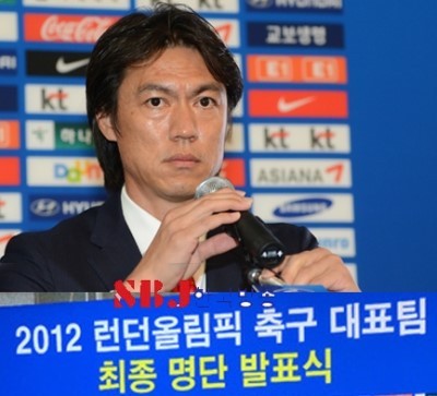 충주시 유튜버 충주맨, 축구 대표팀 감독 홍명보 패러디 영상 게재
