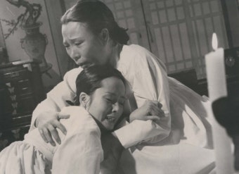 비련의 홍살문(감독:변장호, 주연:김영애, 정애란, 박지훈)