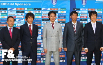 [축구]'축구국보 1호' 홍명보, 리더십의 비밀은 휴머니즘