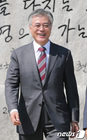 문재인(270) - 도라산역에서 통일부장관들과 간담회