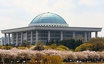 현역 국회의원 30명 선거법 위반..