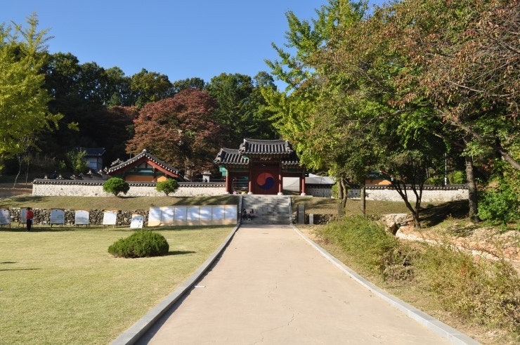 자운서원 전경