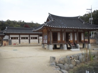 옥천 육영수생가