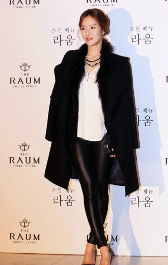 <연예> 소유진  백종원 결혼! - 소유진, 백종원씨와 행복한 결혼식 사진 공개 ‘미소 가득’ / 소유진, 1000여 하객 축하 속에 백종원 대표와 결혼