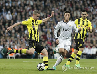 UEFA 챔피언스리그 레알마드리드vs도르트문트 (카카,레반도프스키,무리뉴,켈,에시앙,라모스,호날두 등등)