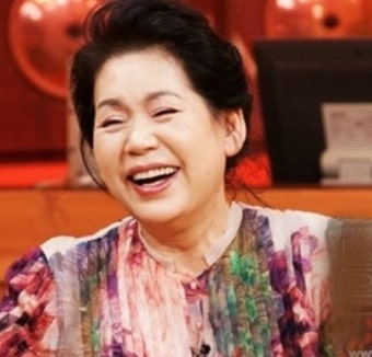 1=윤소정 연극배우, 탤런트] 출생1944년 7월 22일소속사뽀빠이엔터테인먼트가족아버지 윤봉춘, 배우자 오현경, 딸 오지혜데뷔1962년 TBS 1기...