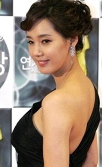 1=오현경 탤런트, 미스코리아 ]출생1970년 3월 25일신체170cm, 50kg소속사곰엔터테인먼트가족슬하 1녀학력중앙대학교 대학원...