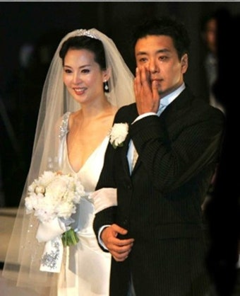 4=김남주 탤런트, 영화배우] 출생1971년 5월 10일 (경기도 평택)신체169cm, 47kg소속사더 퀸가족배우자 김승우, 아들 김찬희, 딸...