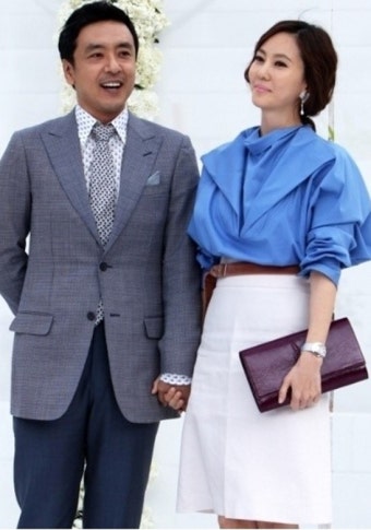 2=김남주 탤런트, 영화배우] 출생1971년 5월 10일 (경기도 평택)신체169cm, 47kg소속사더 퀸가족배우자 김승우, 아들 김찬희, 딸...