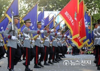 ‘65주년 국군의 날’ 시가행진 역대 최대 규모