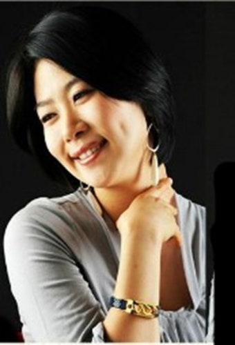 김지영 탤런트, 영화배우] 출생1974년 9월 7일소속사얼반웍스이엔티가족배우자 남성진, 아들 남경목, 동생 김태한학력한양대학교...