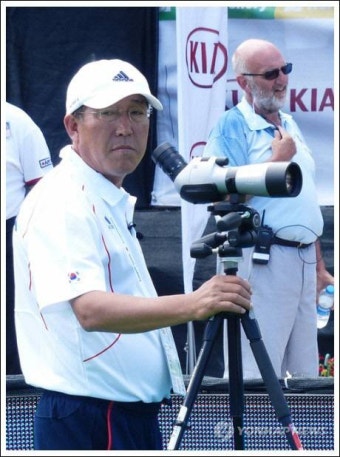 세계선수권대회서 쓰러진 한국 양궁감독 별세