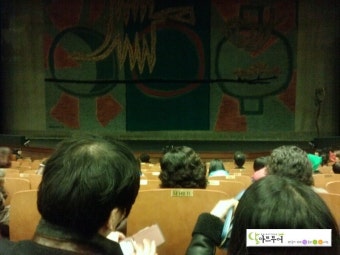 [연극 레미제라블] 뮤지컬과 영화와는 또 다른 감동을 선사한 연극 레미제라블