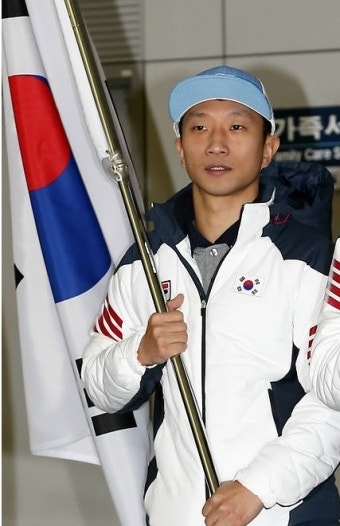 2014 소치올림픽 개막식 2월8일 오전 1시 14분 기수는 이규혁 선수,김연아선수는 불참한다고 하네요.