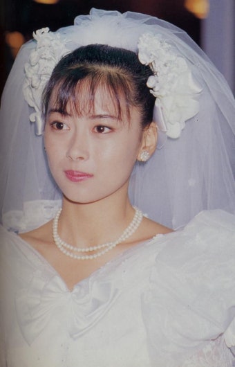 러브레터 여주인공으로 사랑받는 일본 배우 나카야마 미호, 54세 도쿄 자택서 서거 - 세계적인 애도 속에서