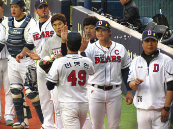 140516 두산베어스 vs NC다이노스 경기움짤 (니퍼트 5승&민병헌 김현수 칸투 홈런&오재원 4출루)