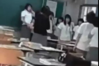 여교사 여학생 줄 싸대기 때리는 영상.. 조폭출신?