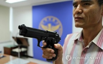 '음주단속 불만'…모의권총 겨누며 경찰서 진입(종합2보)