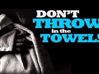 미국인들이 자주쓰는 쉬운 영어표현 Throw in the towel 패배를 인정하다