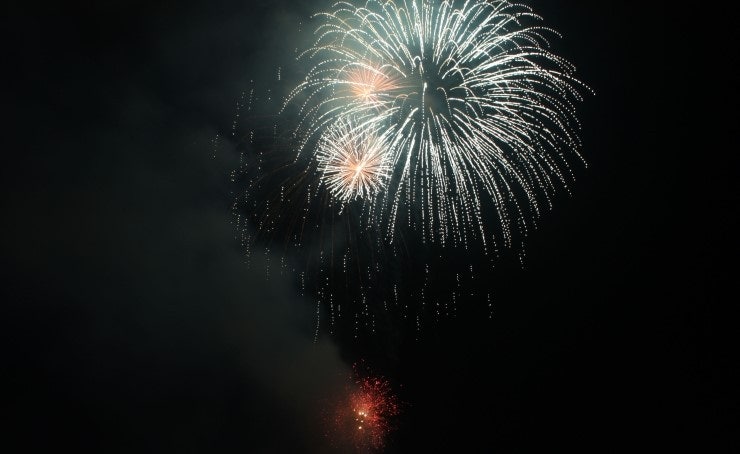 2025년 마산국화축제 전야제 불꽃놀이 장면