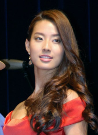 연예사진....芸能写真: 모델-켄달 제너, 배우-로건 레먼, ＣＭ-이시다 스미레, 피겨선수-안도 미키, 가수-미치시게 사유미